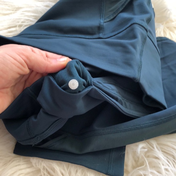 EUC - lululemon emerald green crop leggings - Picture 7 of 7